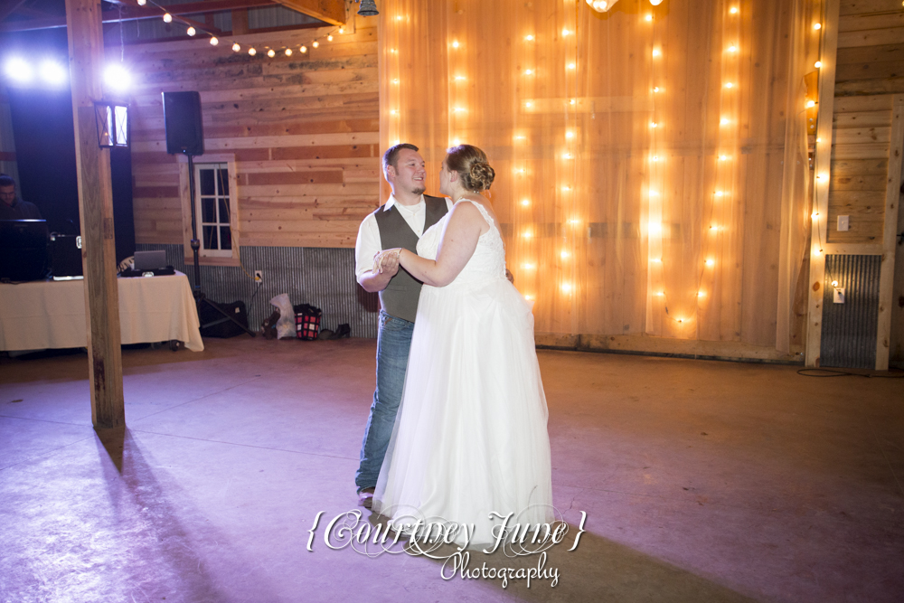 minnesota-harvest-apple-orchard-jordan-minneapolis-wedding-photography-50