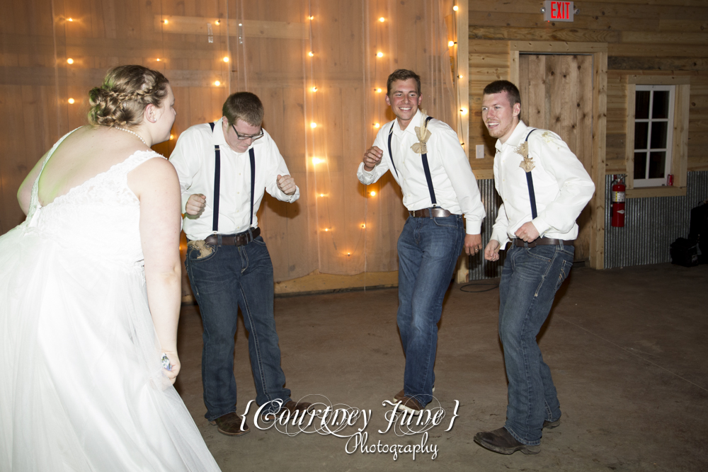 minnesota-harvest-apple-orchard-jordan-minneapolis-wedding-photography-53