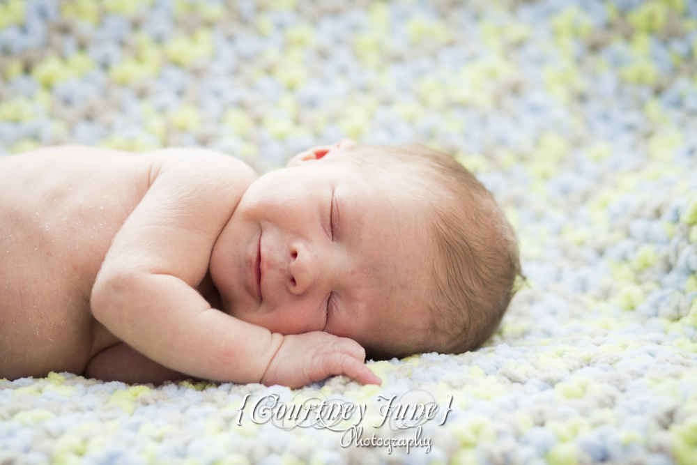 in-home-new-prague-jordan-minneapolis-newborn-photographer-04