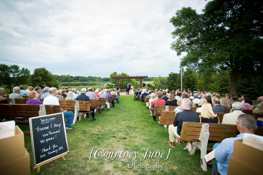 Minnesota Horse and Hunt Club Wedding Photographer